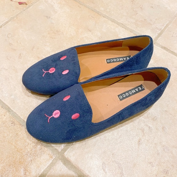 Shoes - Cute flats -- excellent used condition Shoes - Cute flats -- excellent used condition